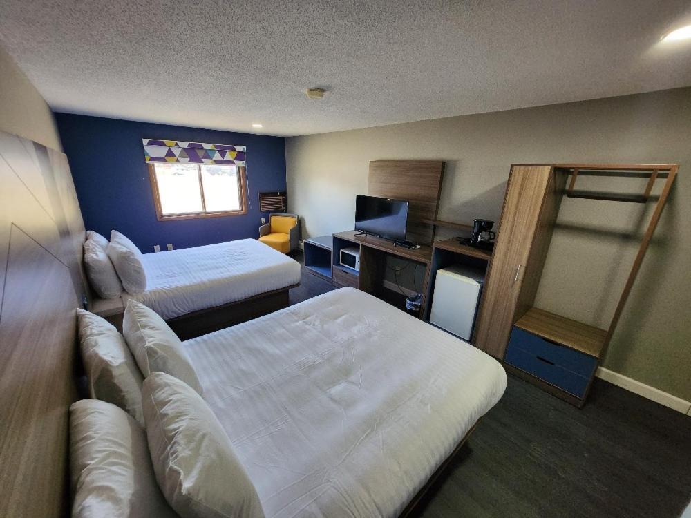 Super 8 By Wyndham Hayward Wi Motel ภายนอก รูปภาพ