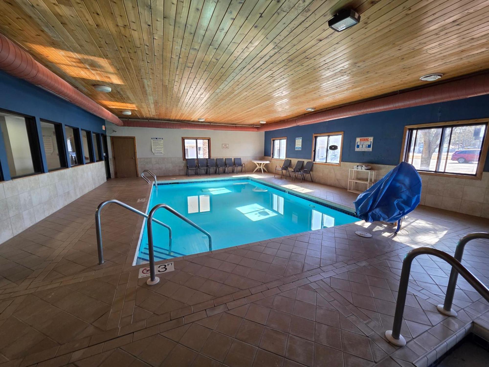 Super 8 By Wyndham Hayward Wi Motel ภายนอก รูปภาพ