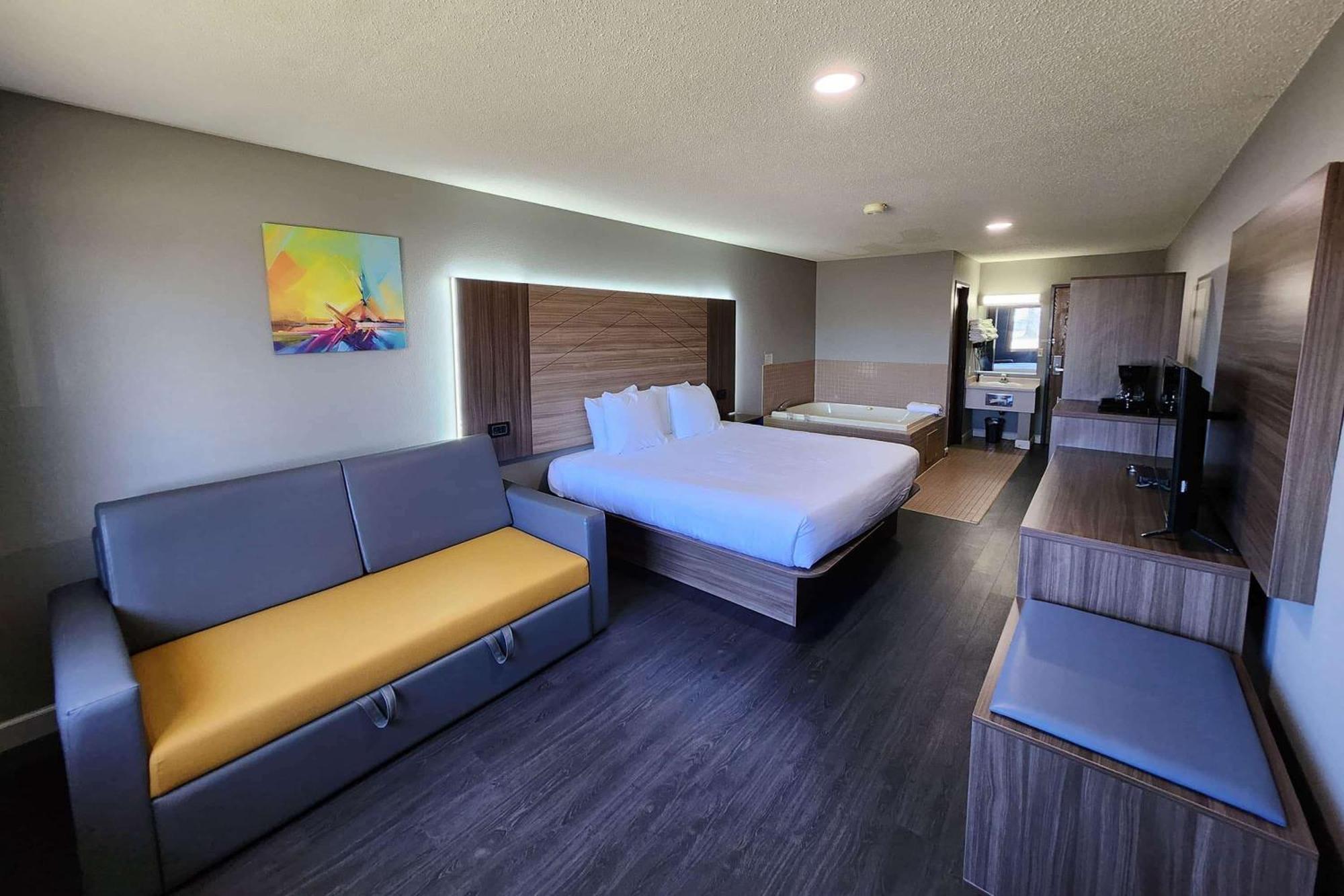 Super 8 By Wyndham Hayward Wi Motel ภายนอก รูปภาพ