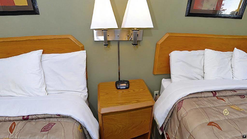 Super 8 By Wyndham Hayward Wi Motel ภายนอก รูปภาพ