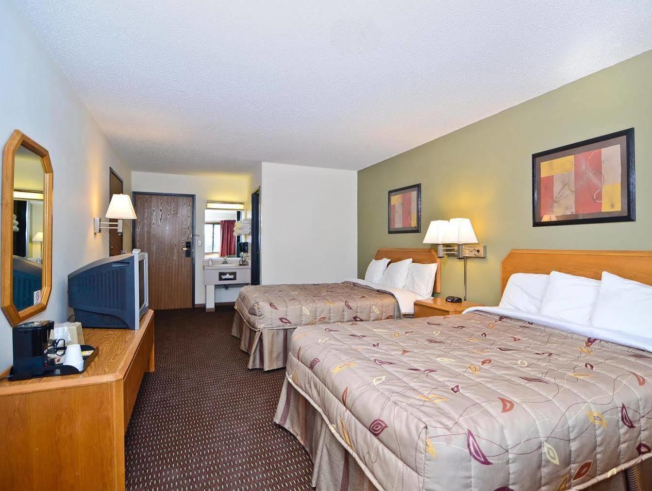 Super 8 By Wyndham Hayward Wi Motel ภายนอก รูปภาพ